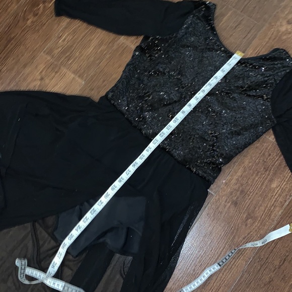 Woman’s Valera dance dress - Picture 6 of 8